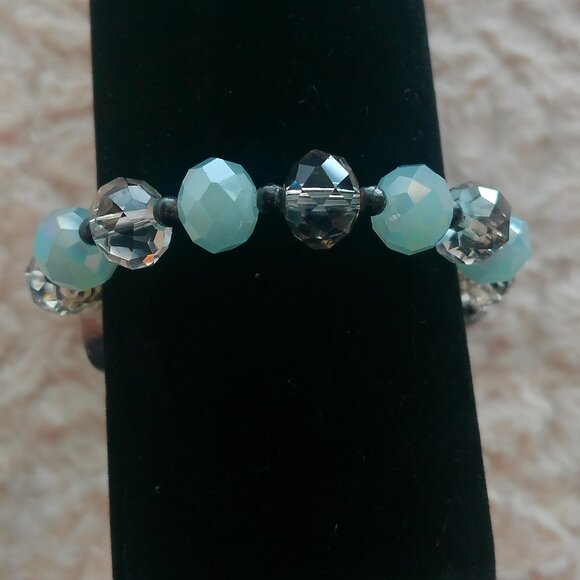 Betsey Johnson Lady Lock LARGE Hematite Crystal Grey Key Opal Lock Bracelet (450 - Picture 3 of 7
